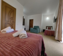 Стандартный четырехместный номер в Белое солнце