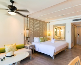 Двухместный полулюкс двуспальная кровать в Katathani Phuket Beach Resort