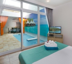 Вилла с 6 комнатами с балконом в Tropicana Pool Villa