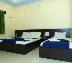 Трёхместный номер Standard в Sai Madhavi Palace Hotel