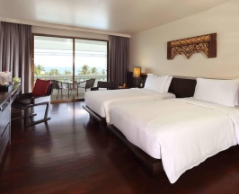 Двухместный номер с балконом и с видом на океан 2 отдельные кровати в Le Meridien Phuket Beach Resort