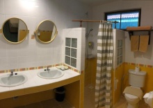 Семейный люкс с 3 комнатами с балконом в Dolphin Bay Beach Resort