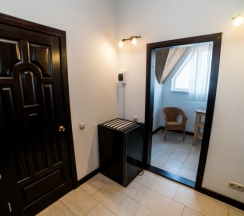 303 - Четырехместный мансардный номер с боковым видом на море в Азов Инн