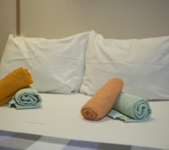 Двухместный номер с отдельным санузлом вне номера в Nice hostel