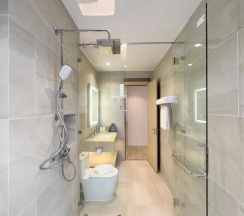 Семейный люкс Plus Outdoor Bathtub с 2 комнатами в Wyndham Garden Naithon Phuket