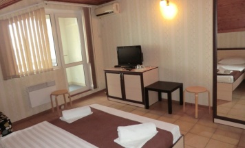 Трёхместный номер Economy в Анжелика-альбатрос