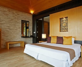 Двухместный номер Pavillion Deluxe с видом на море двуспальная кровать в Baan Krating Phuket Resort