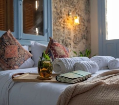 Люкс с балконом в Old Jaffa Hostel