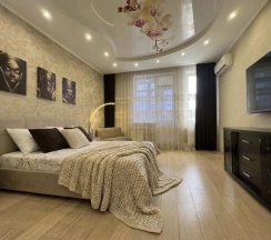 Апартаменты с балконом в Bragin Hill