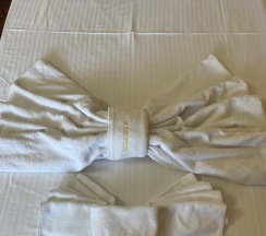 Двухместный семейный полулюкс с балконом и с видом на внутренний двор двуспальная кровать в Нартон