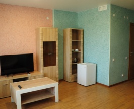 Двухместный номер повышенной комфортности с одной большой двуспальной кроватью в Озёрная