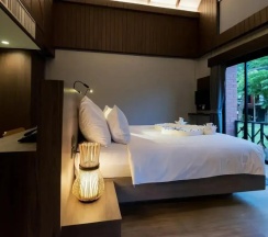 Двухместная вилла Deluxe с видом на бассейн (двуспальная кровать) в Chaokoh Phi Phi Hotel & Resort