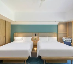 Номер Premium Deluxe с видом на бассейн в Centara Karon Resort Phuket