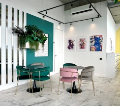 Одноместная капсула (низ) в Deep Hotels