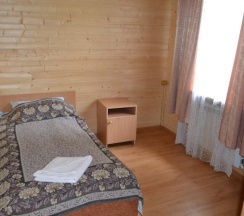 Коттедж с красивым видом из окна в Спутник