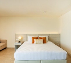 Двухместный номер Deluxe с видом на океан двуспальная кровать в Pattaya Sea View Hotel