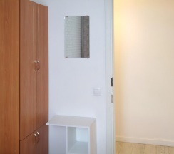 Стандартная двухместная комната с 1 кроватью, с общей ванной комнатой и видом на город в Мир