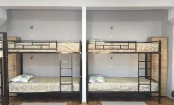 Кровать в 12 местном номере для женщин в Энергия