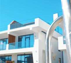 ПОЛУЛЮКС с патио и видом на бассейн в Santorini Family Club