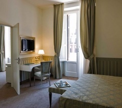 Двухместный Oriente Suite двуспальная кровать в JR Hotels Oriente Bari