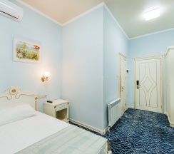 Семейный номер с балконом в Dvin