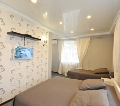 «Комфорт Семейный» 3- местный TRPL, (№205; №304)  в MotoStop