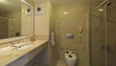 Двухместный люкс Deluxe с видом на море двуспальная кровать в Riva Bodrum Resort - All Inclusive - Adult Only