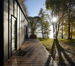 Четырёхместный Барнхаус на берегу озера в ЭкоPort на Отрадном