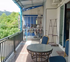 Двухместный номер Standard с балконом двуспальная кровать в Mae-Porn Hostel