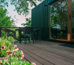 Дом для двоих с панорамными окнами и открытой террасой №1 в Уютные Ёлы