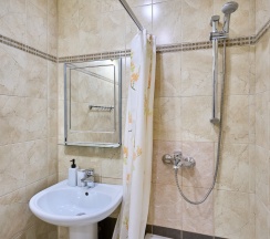 Семейный четырехместный номер в Лотос