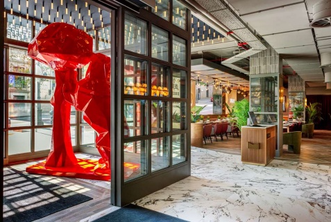 Мадрид: Отель Radisson RED Madrid