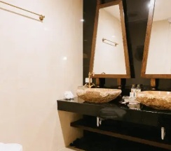 Двухместный люкс Executive двуспальная кровать в Chuchai Buri Sri Amphawa