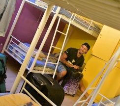 Кровать в общем номере в Outlanders Tribe Hostel