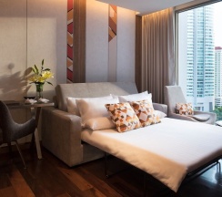 Двухместный семейный люкс двуспальная кровать в Novotel Bangkok Sukhumvit 20