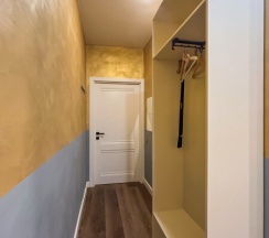 Двухместный номер с одной большой двуспальной кроватью и собственной ванной комнатой в Goldie Home