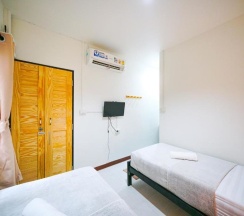Двухместный номер Economy 2 отдельные кровати в D-hub Hostel