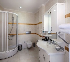 Трёхместный номер Standard в Отель Royal Towers Kiris