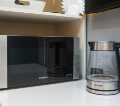 Двухместный номер с одной большой двуспальной кроватью и собственной ванной комнатой в Goldie Home