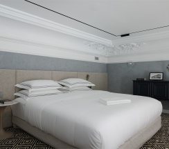 Двухуровневый люкс с видом на Невский проспект или Садовую улицу в Огюстин Шатильон