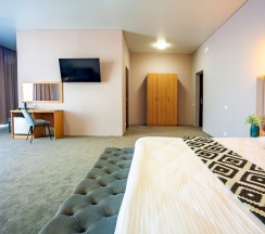 Двухместный номер Делюкс c 1 комнатой с балконом двуспальная кровать в Green land