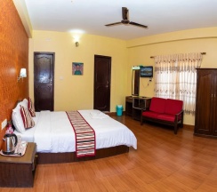 Одноместный семейный номер Standard двуспальная кровать в Butterfly Lodge