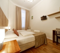 Двухместный номер с двуспальной или двумя односпальными кроватями и допместом в Светлый у Эрмитажа