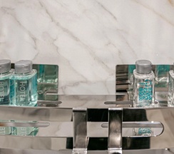 Двухместный люкс семейный с 2 комнатами двуспальная кровать в Кристалл