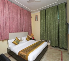 Двухместный номер Standard двуспальная кровать в OYO 10583 Hotel Amigo