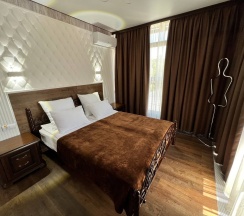 Двухместный, 2-х комнатный номер категории "Люкс" с балконом. в Викинг