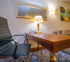 Двухместный люкс Business двуспальная кровать в Ramada by Wyndham Almaty