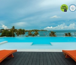 Четырёхместный номер Superior с балконом в Bandara Beach Resort, Phuket