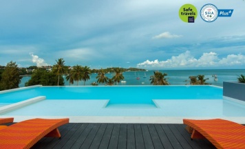 Четырёхместный номер Superior с балконом в Bandara Beach Resort, Phuket