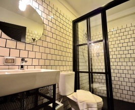 Двухместный номер Standard двуспальная кровать в STrips the Poshtel - Hostel